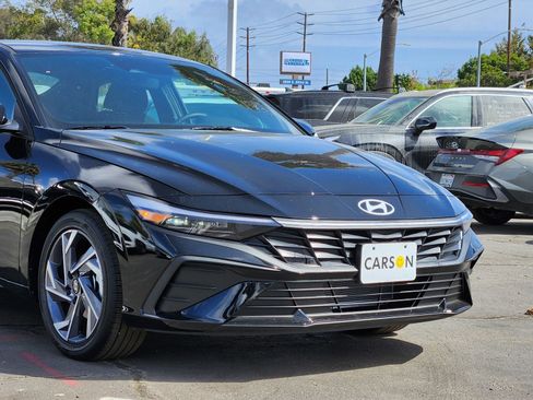 New 2025 Hyundai Elantra Sport image 9