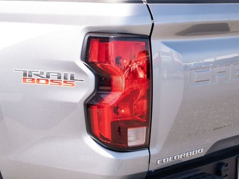 Used 2024 Chevrolet Colorado Trail Boss w/ Advanced Trailering Package AWD/4WD image 20