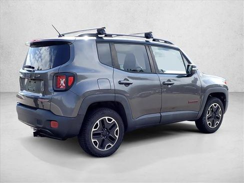 Used 2016 Jeep Renegade Trailhawk AWD/4WD image 3