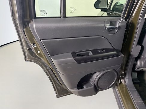 Used 2016 Jeep Compass 75th Anniversary w/ Power Value Group image 24