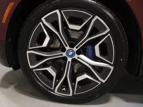 Used 2025 BMW iX xDrive50 image 27