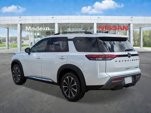New 2026 Nissan Pathfinder Platinum FWD image 3