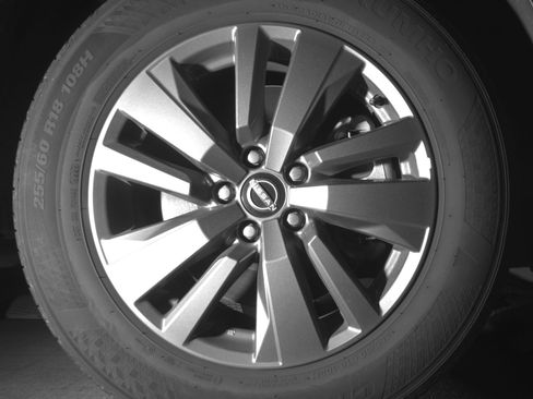 Used 2025 Nissan Pathfinder SV image 13