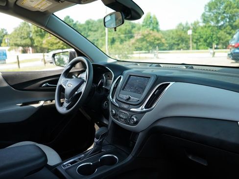 Used 2024 Chevrolet Equinox LS w/ LS Convenience Package FWD image 14