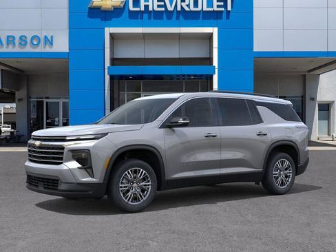 New 2026 Chevrolet Traverse LT w/ Enhanced Driving Package image 2