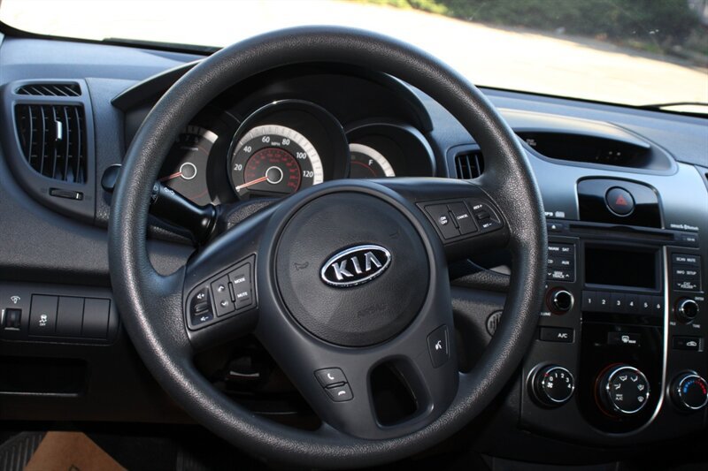 Used 2013 Kia Forte EX w/ Premium Pkg FWD image 16