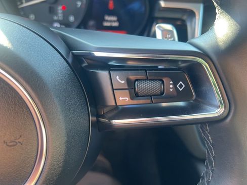 Used 2022 Porsche Macan image 56