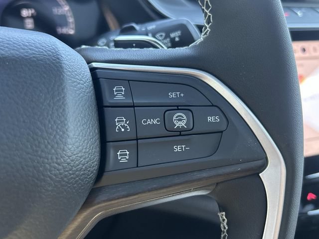 New 2026 Jeep Grand Cherokee Altitude AWD/4WD image 9
