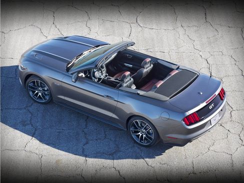 Used 2017 Ford Mustang Premium RWD image 1