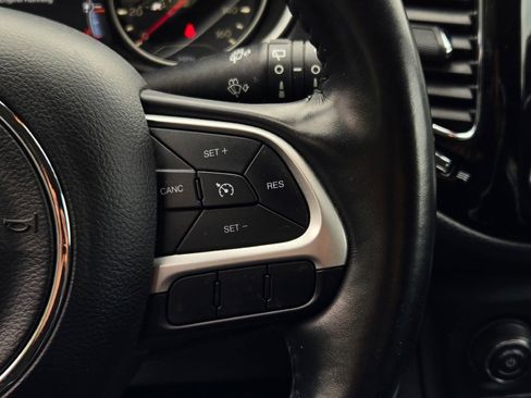 Used 2019 Jeep Compass Altitude image 30