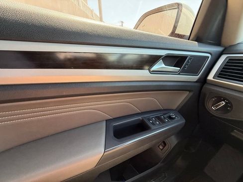 Used 2021 Volkswagen Atlas SE FWD image 19