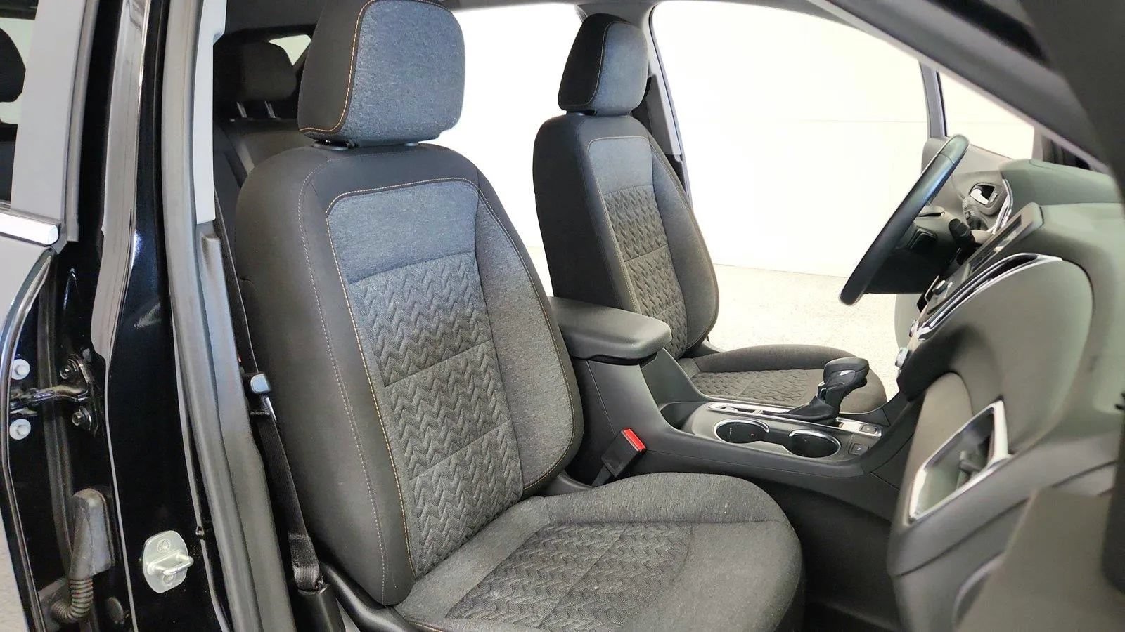 Used 2022 Chevrolet Equinox LT AWD/4WD image 32