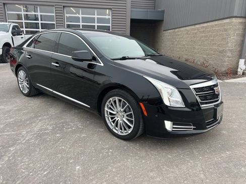 Used 2017 Cadillac XTS Luxury image 3