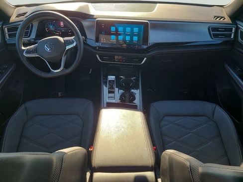 Used 2024 Volkswagen Atlas Cross Sport SE image 16