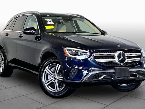 Used 2022 Mercedes-Benz GLC 300 4MATIC image 3