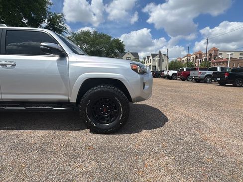 Used 2023 Toyota 4Runner SR5 Premium w/ Moonroof Package image 21