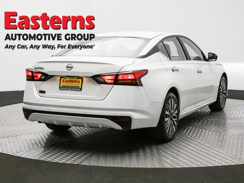 Used 2025 Nissan Altima 2.5 SV FWD image 5