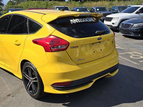 Used 2017 Ford Focus ST image 9