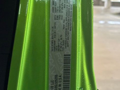 New 2025 Jeep Gladiator Sport image 17