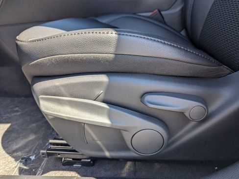 New 2026 Jeep Compass Latitude image 13