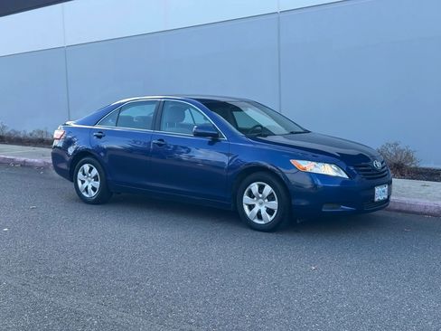Used 2009 Toyota Camry LE image 3