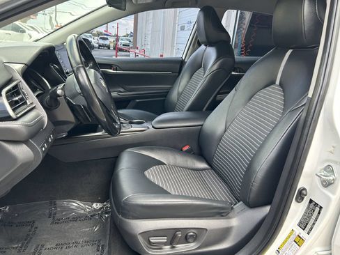 Used 2021 Toyota Camry SE FWD image 18