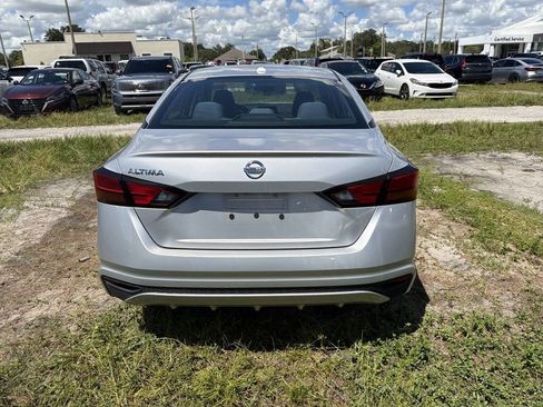 Used 2019 Nissan Altima 2.5 S FWD image 6