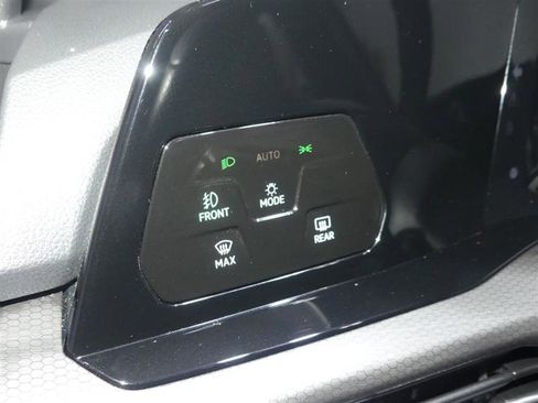 Used 2022 Volkswagen GTI SE image 29