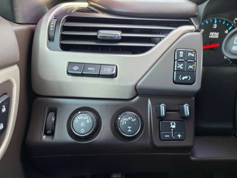 Used 2019 GMC Yukon Denali w/ Denali Ultimate Package AWD/4WD image 22