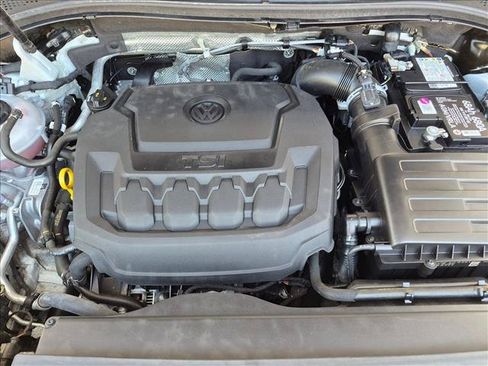 Used 2018 Volkswagen Tiguan SEL AWD/4WD image 23