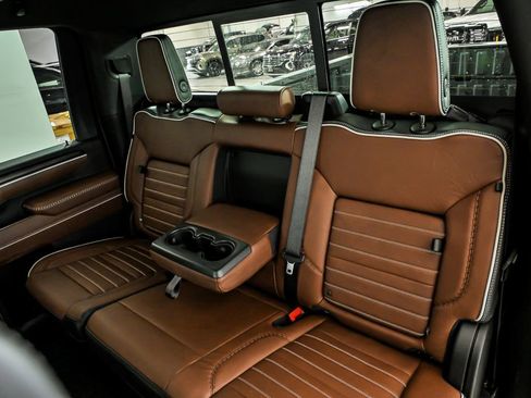 New 2026 GMC Sierra 2500 Denali Ultimate AWD/4WD image 11