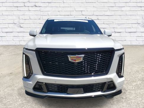 Used 2026 Cadillac Escalade ESV V AWD/4WD image 6