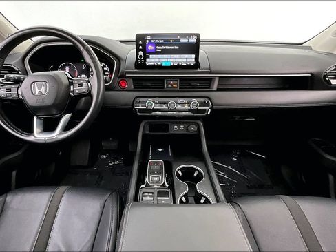 Used 2024 Honda Pilot Touring image 18