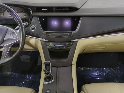 Certified 2019 Cadillac XT5 Luxury image 19