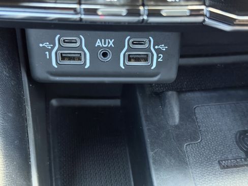 Used 2021 Dodge Durango R/T w/ Technology Group RWD image 24