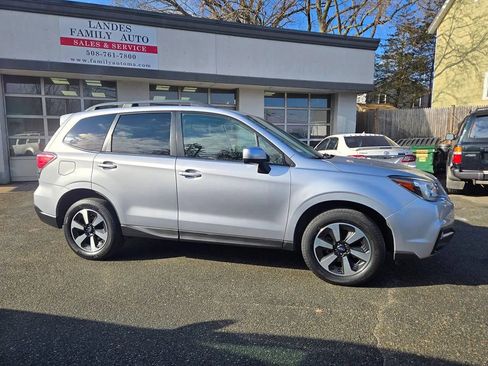 Used 2018 Subaru Forester 2.5i Premium w/ All-Weather Package image 17