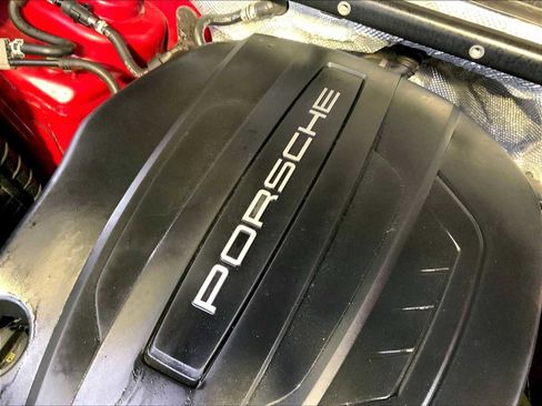 Certified 2017 Porsche Macan image 33