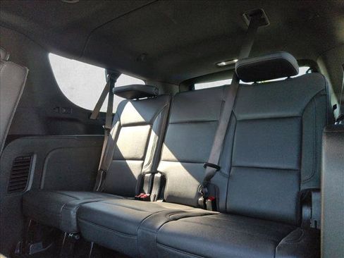 Used 2025 Chevrolet Suburban Z71 AWD/4WD image 19
