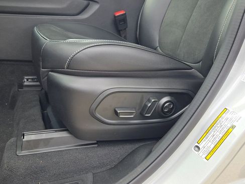 New 2025 Jeep Grand Cherokee L Altitude image 26