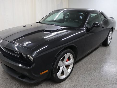 Used 2009 Dodge Challenger SRT8 RWD image 3