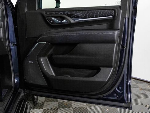 Used 2023 GMC Yukon XL Denali AWD/4WD image 40