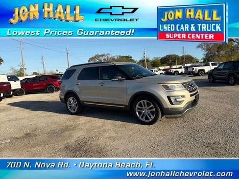 Used 2017 Ford Explorer XLT w/ Equipment Group 202A image 16