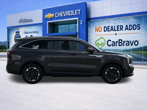 Used 2025 Kia Sorento S w/ Panoramic Sunroof Package FWD image 8