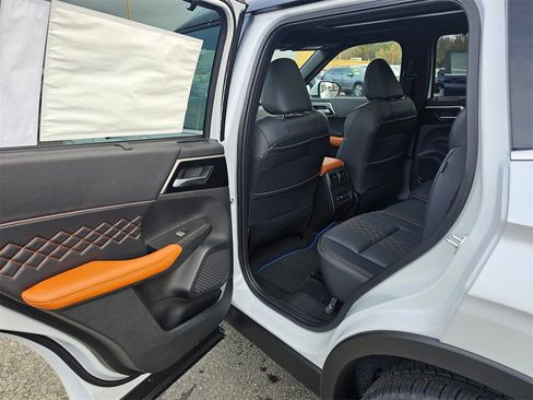 New 2025 Mitsubishi Outlander SEL image 10