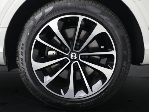 New 2025 Bentley Bentayga image 11
