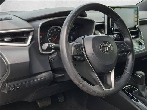 Used 2022 Toyota Corolla SE FWD image 2