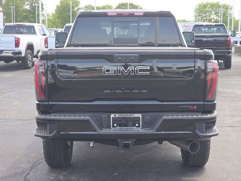 New 2026 GMC Sierra 2500 AT4 w/ Max Trailering Package AWD/4WD image 24