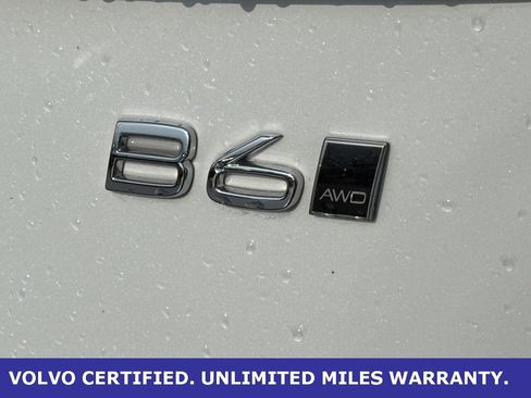 Certified 2025 Volvo XC90 B6 Plus image 9
