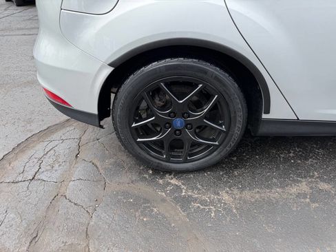 Used 2015 Ford Focus SE w/ Equipment Group 201A FWD image 10