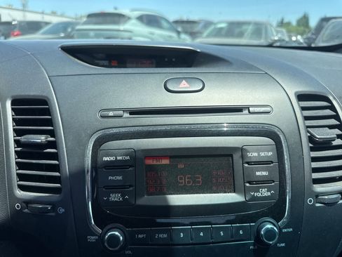 Used 2017 Kia Forte LX FWD image 17